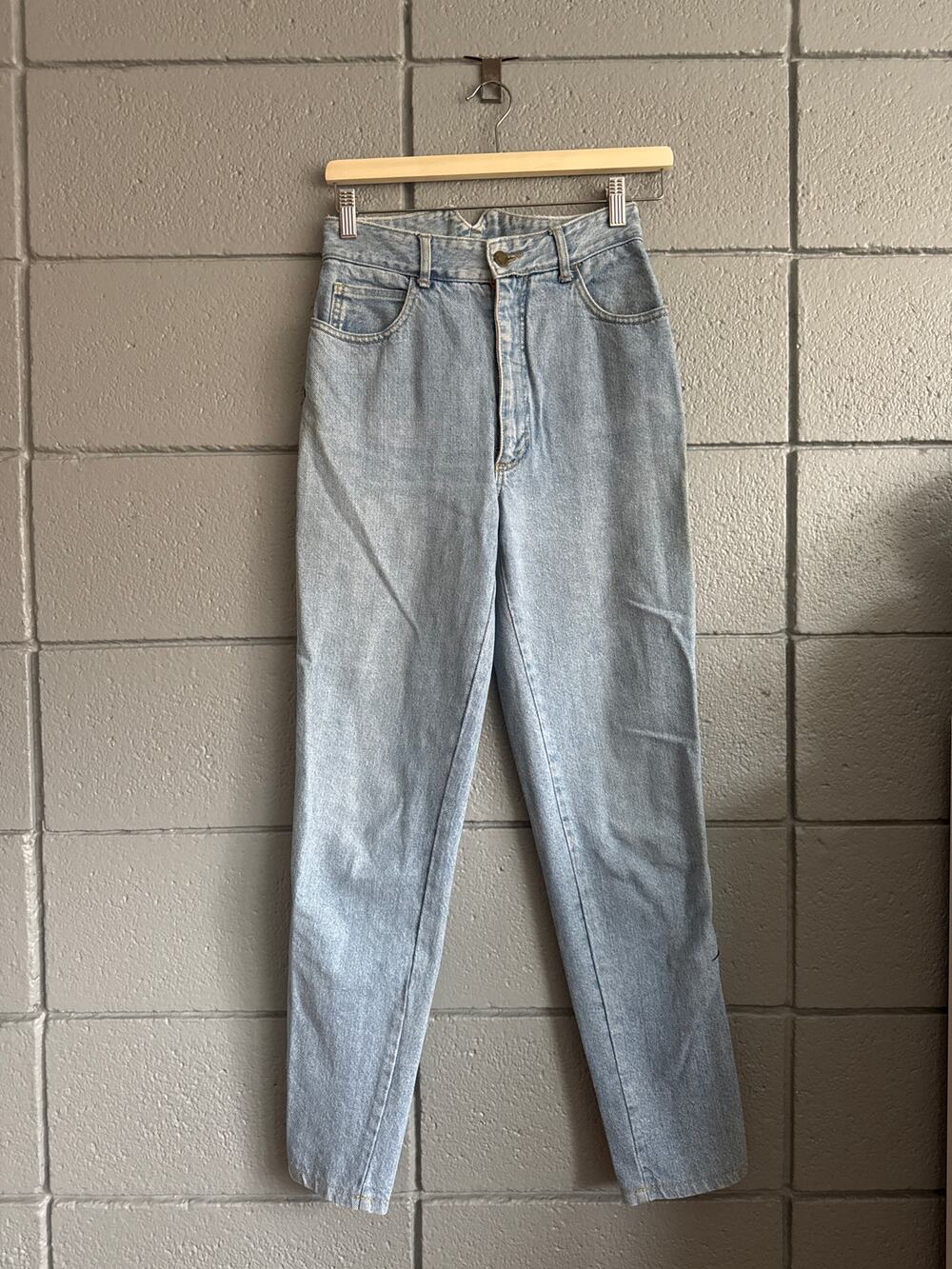 Vintage 80s Women's Paris Blues Fringe Hem Light Wash Mom Jeans size 6 Western